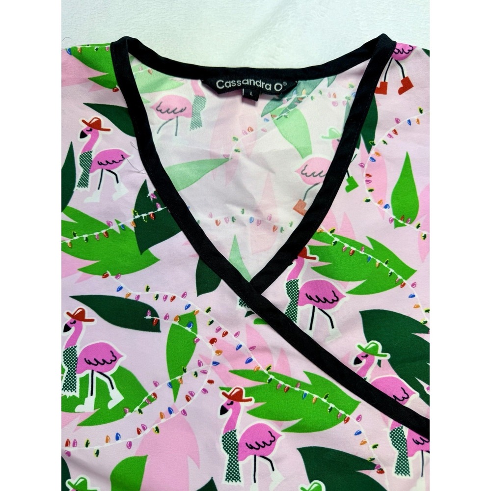 Cassandra O‎ Printed V-Neck Scrub Top Pockets Pink Flamingo Christmas Scarf Lg